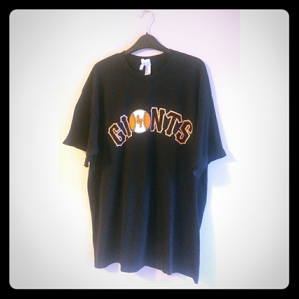 GIANTS "PAGAN" T-SHIRT NWOT SZ XL D8